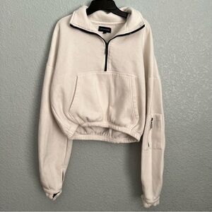 PrettyLittleThing White Cropped Hoodie M Half Zip Fleece Cozy Streetwear